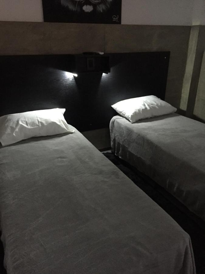 Apartment 9.9 *